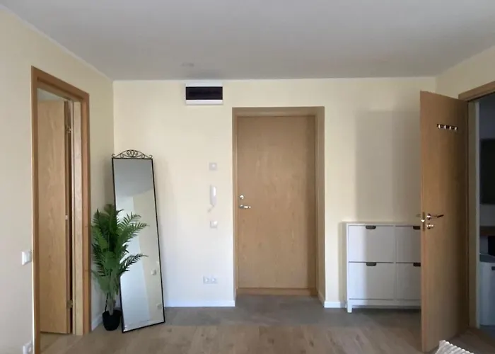 Peaceful Summer Flat In Parking Appartamento